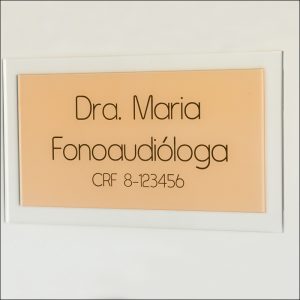 Placa para consultorio em acrilico personalizada