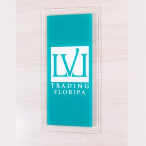 Placa Acrílico 15×30 ambiente logomarca